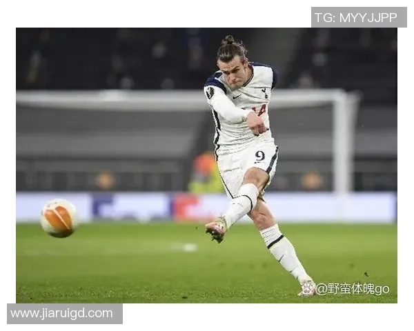 足球滑行最久的球星是谁 他创造了惊人记录并震惊世界足坛