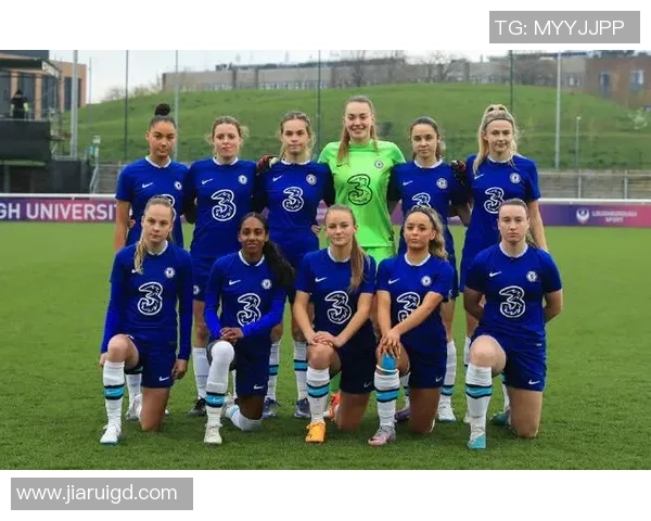 世界女足球星风采展示 聚焦全球顶尖女子足球运动员的荣耀与成就